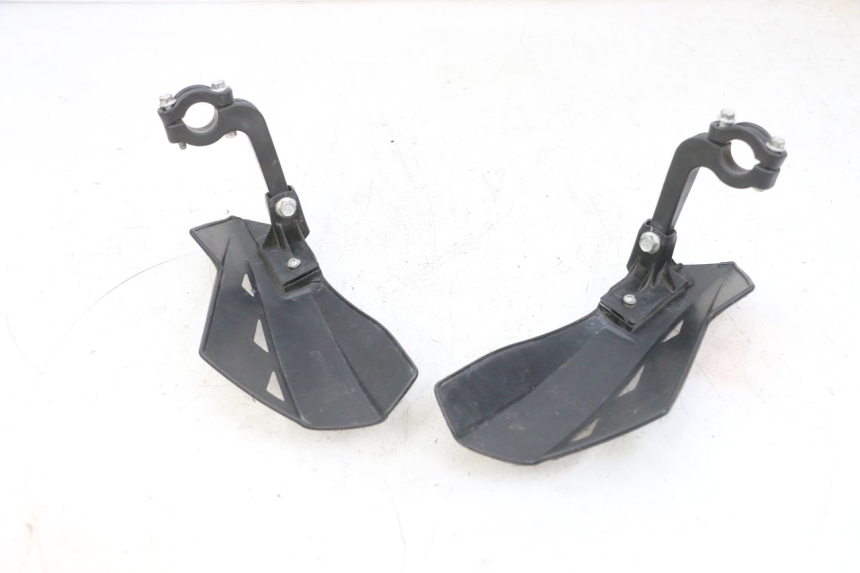 photo de HANDSCHUTZ GILERA SMT SUPERMOTARD 50 (2009 - 2017) - Zoom auf Gebrauchszustand