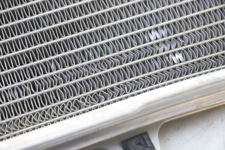 photo de KÜHLER LINKS KAWASAKI KXF KX-F 250 (2017 - 2019) - Detailansicht des Bauteils