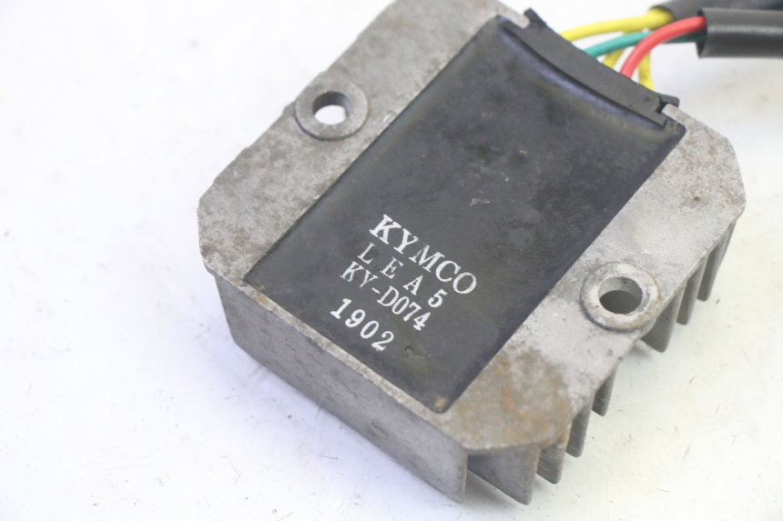 photo de SPANNUNGSREGLER KYMCO AGILITY 16+ 4T 50 (2018 - 2023) - Zoom auf Gebrauchszustand