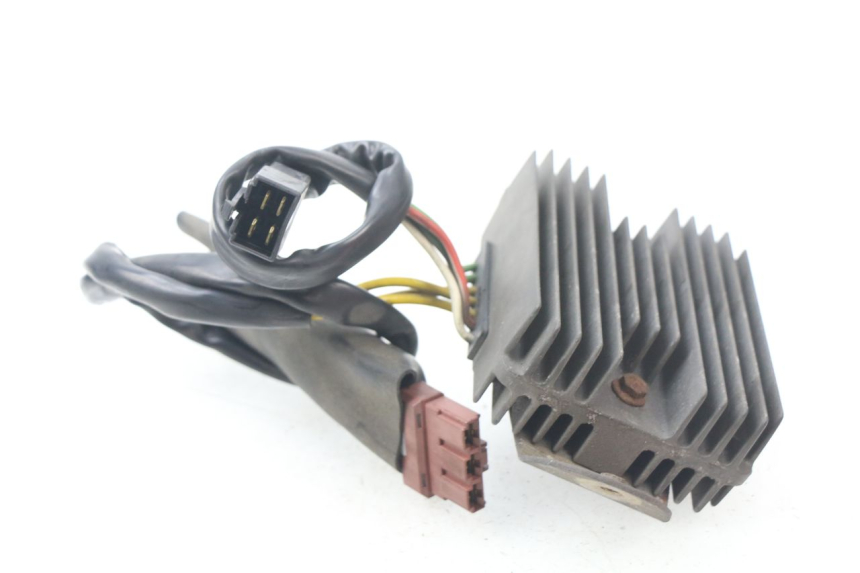 photo de REGLER LICHTMASCHINE PIAGGIO BEVERLY 500 (2003 - 2007) - Technische Nahaufnahme