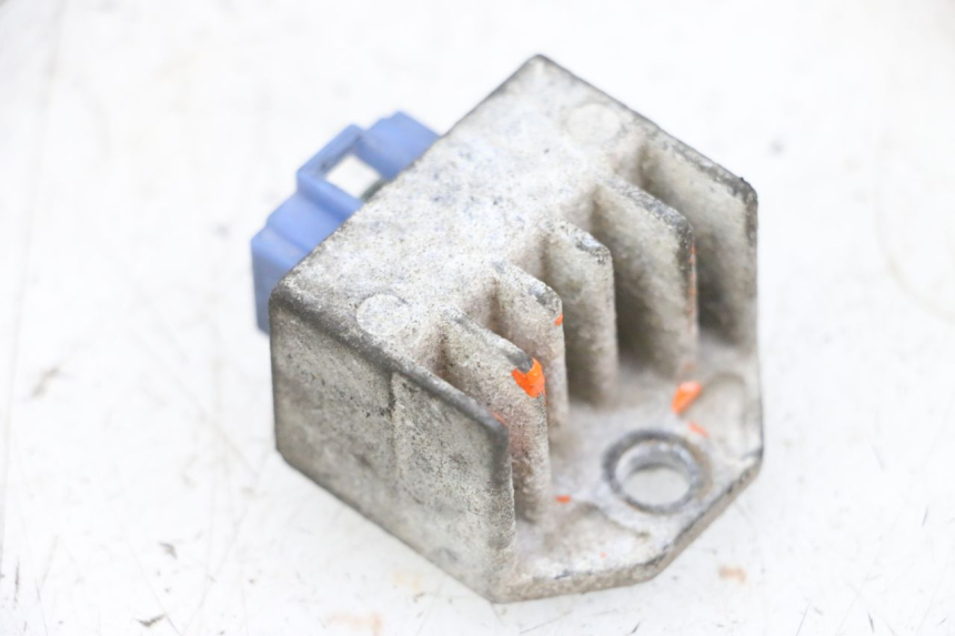 photo de REGLER LICHTMASCHINE MBK BOOSTER SPIRIT NAKED 50 (2004 - 2017) - Hauptansicht