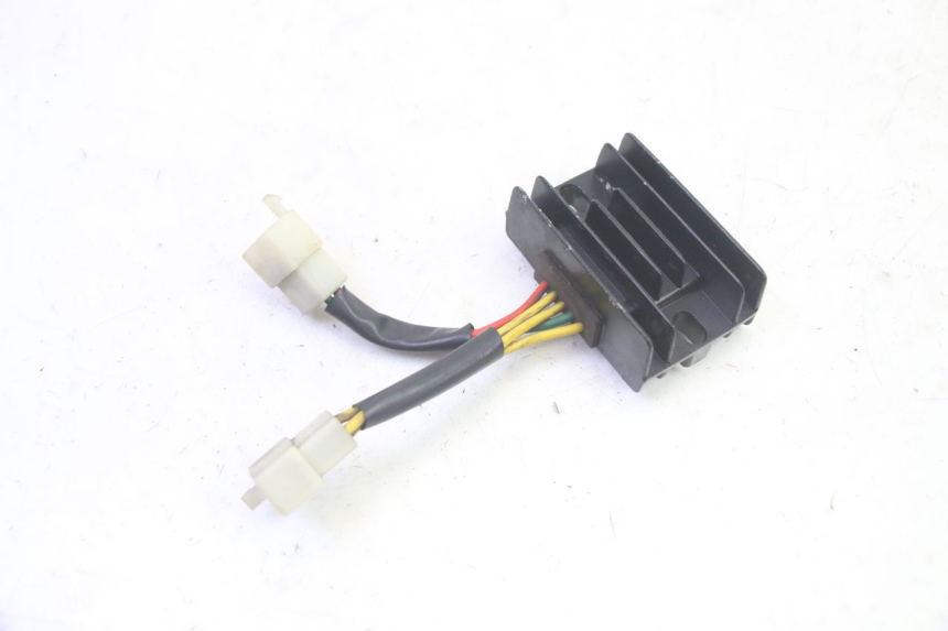 photo de SPANNUNGSREGLER PEUGEOT DJANGO 4T 50 (2014 - 2019) - Zoom auf Gebrauchszustand