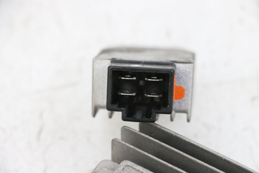 photo de REGLER LICHTMASCHINE SEGWAY NINEBOT E125S 1 (2022 - 2026) - Oberflächenzustand und Material