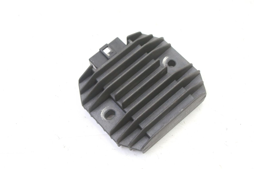 photo de REGLER LICHTMASCHINE PEUGEOT ELYSEO 125 (1999 - 2004)