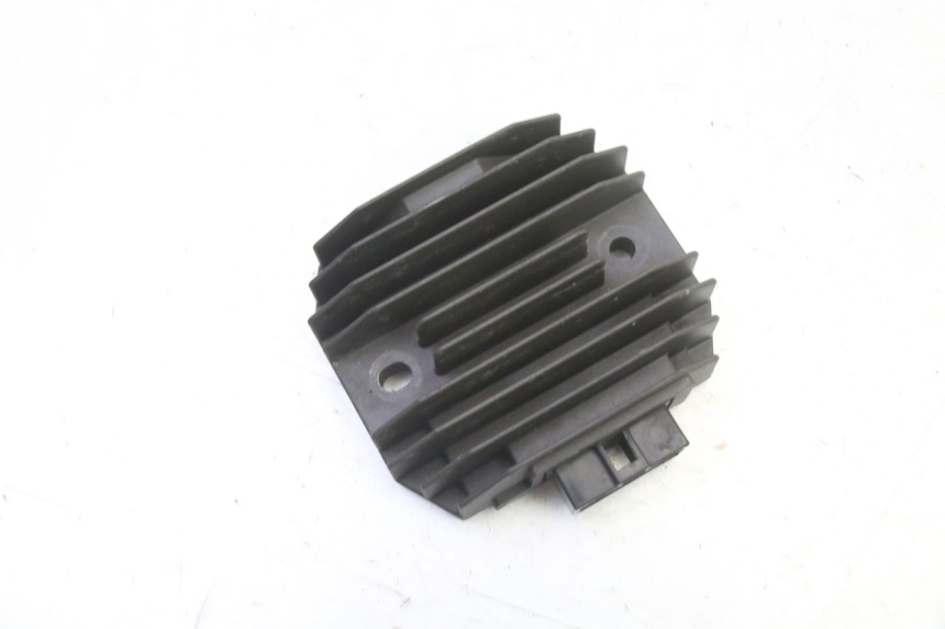 photo de REGLER LICHTMASCHINE YAMAHA FZ6 FAZER S2 600 (2007 - 2011)