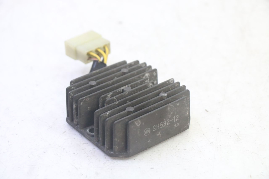 photo de REGLER LICHTMASCHINE KAWASAKI GPX R WARBIRD 600 (1988 - 1993) - Zoom auf Gebrauchszustand