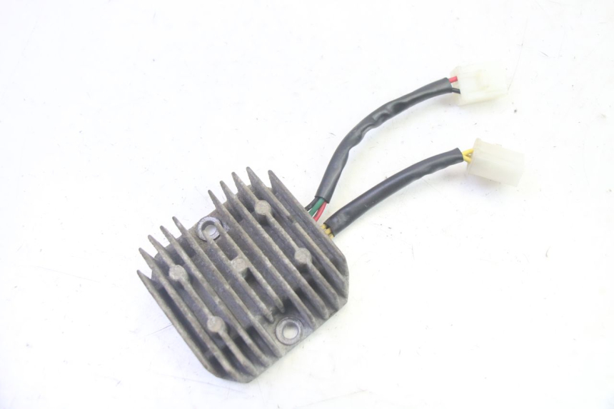 photo de REGLER LICHTMASCHINE SYM GTS EVO 125 (2009 - 2013) - Hauptansicht