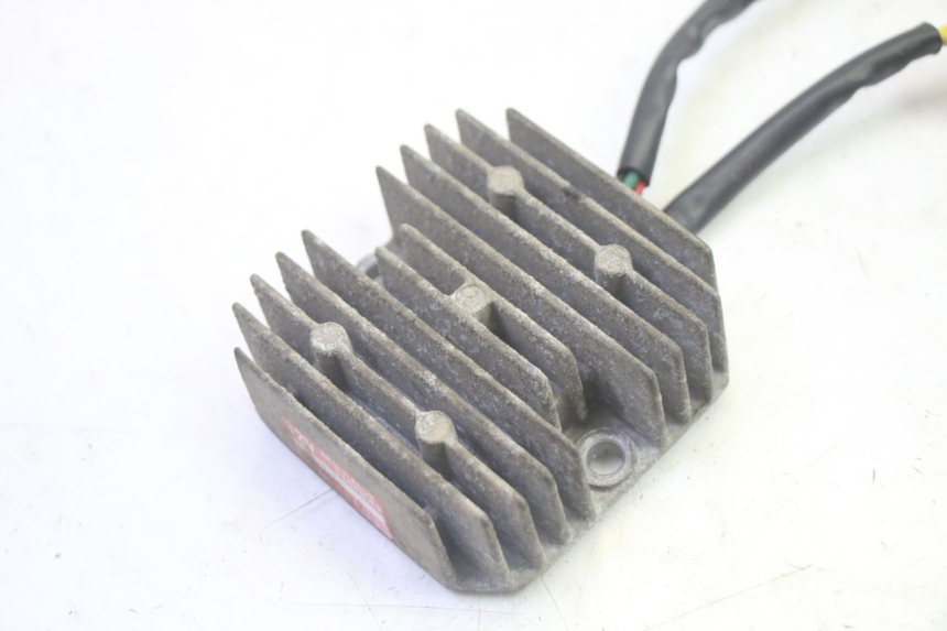 photo de REGLER LICHTMASCHINE SYM GTS EVO 125 (2009 - 2013) - Detailansicht des Bauteils