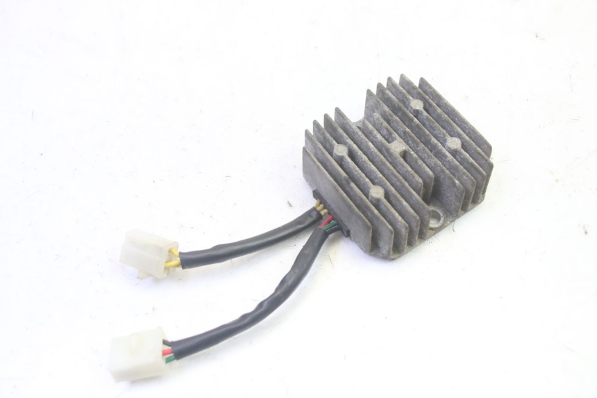 photo de REGLER LICHTMASCHINE SYM GTS EVO 125 (2009 - 2013) - Zoom auf Gebrauchszustand