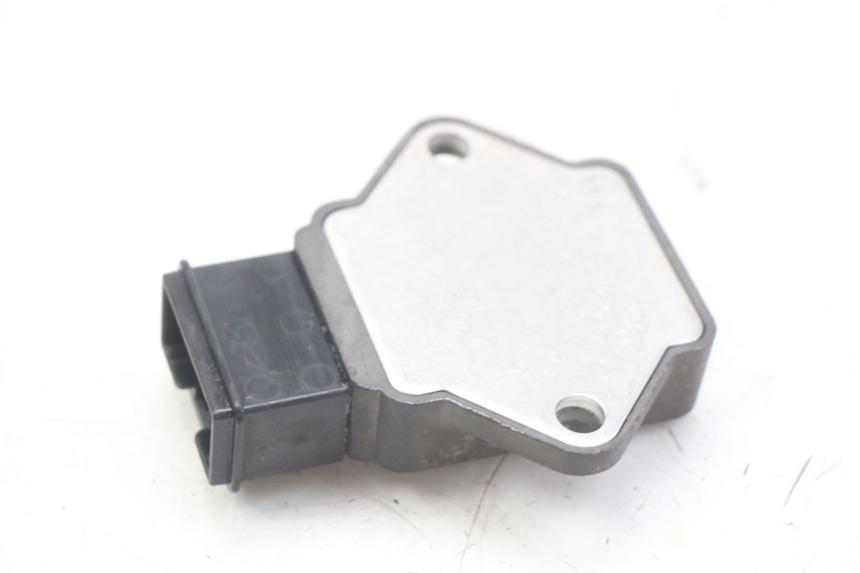 photo de LADEREGLER HONDA FES PANTHEON 2T 125 (1998 - 2002)