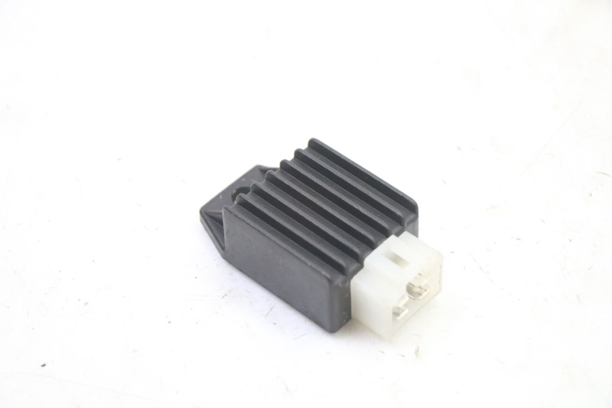 photo de SPANNUNGSREGLER PEUGEOT KISBEE 2T 50 (2010 - 2017)