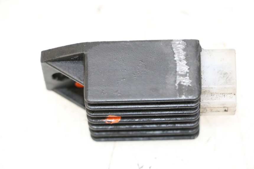 photo de SPANNUNGSREGLER PEUGEOT KISBEE 2T 50 (2010 - 2017)