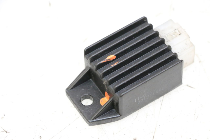 photo de SPANNUNGSREGLER PEUGEOT KISBEE 2T 50 (2010 - 2017)