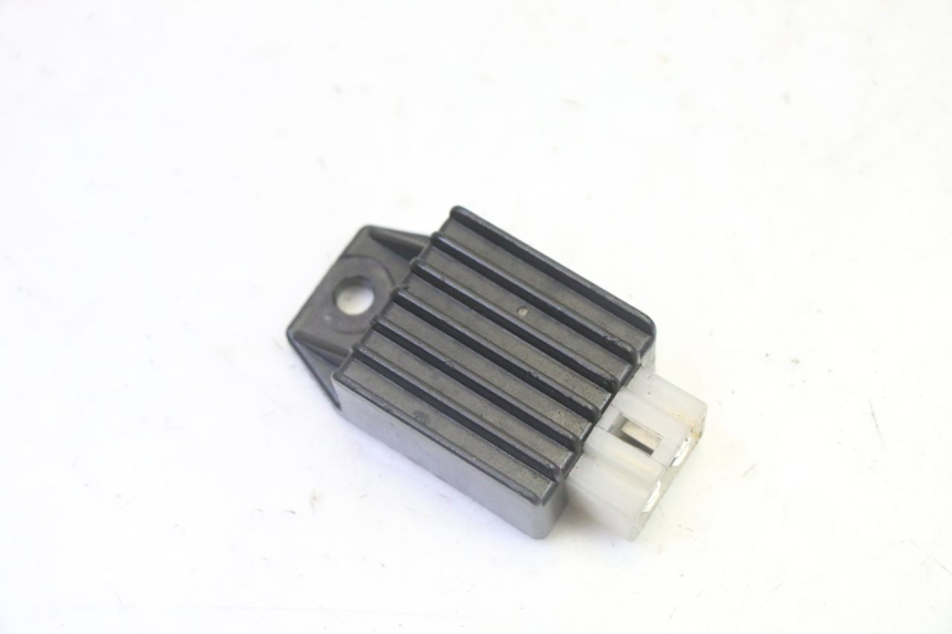 photo de SPANNUNGSREGLER PEUGEOT KISBEE 2T 50 (2010 - 2017)
