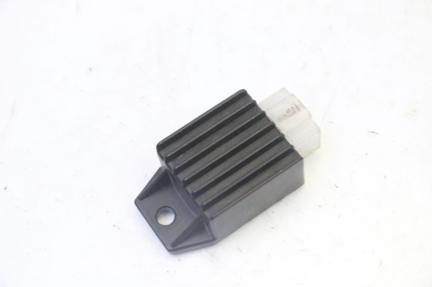 photo de SPANNUNGSREGLER PEUGEOT KISBEE 2T 50 (2010 - 2017)