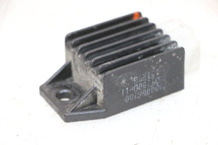 photo de SPANNUNGSREGLER PEUGEOT KISBEE 2T 50 (2010 - 2017) - Hauptansicht