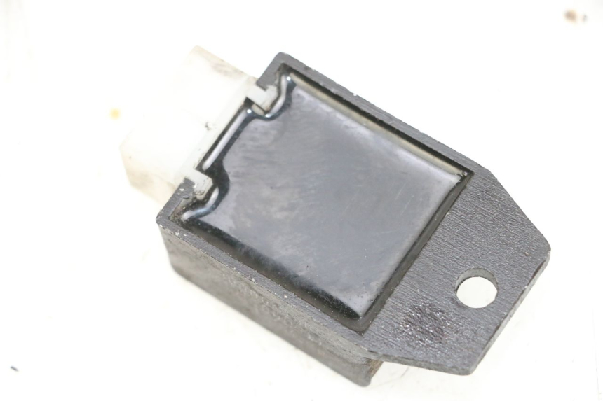 photo de SPANNUNGSREGLER PEUGEOT KISBEE 2T 50 (2010 - 2017) - Alternative Perspektive