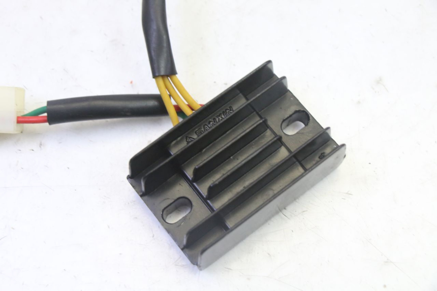 photo de LICHTMASCHINENREGLER PEUGEOT KISBEE 4T 50 (2018 - 2022)