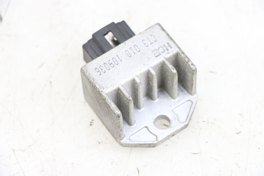 photo de LICHTMASCHINENREGLER PEUGEOT KISBEE 4T 50 (2010 - 2017)