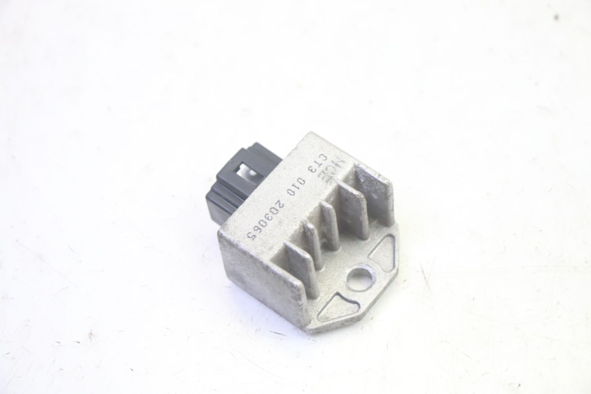 photo de LICHTMASCHINENREGLER PEUGEOT KISBEE 4T 50 (2010 - 2017) - Hauptansicht