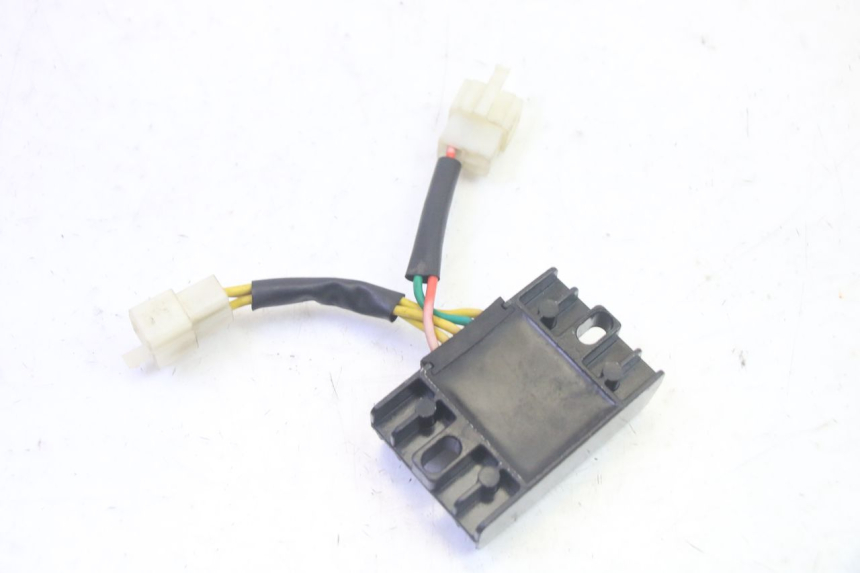 photo de LICHTMASCHINENREGLER PEUGEOT KISBEE 4T 50 (2018 - 2022) - Alternative Perspektive