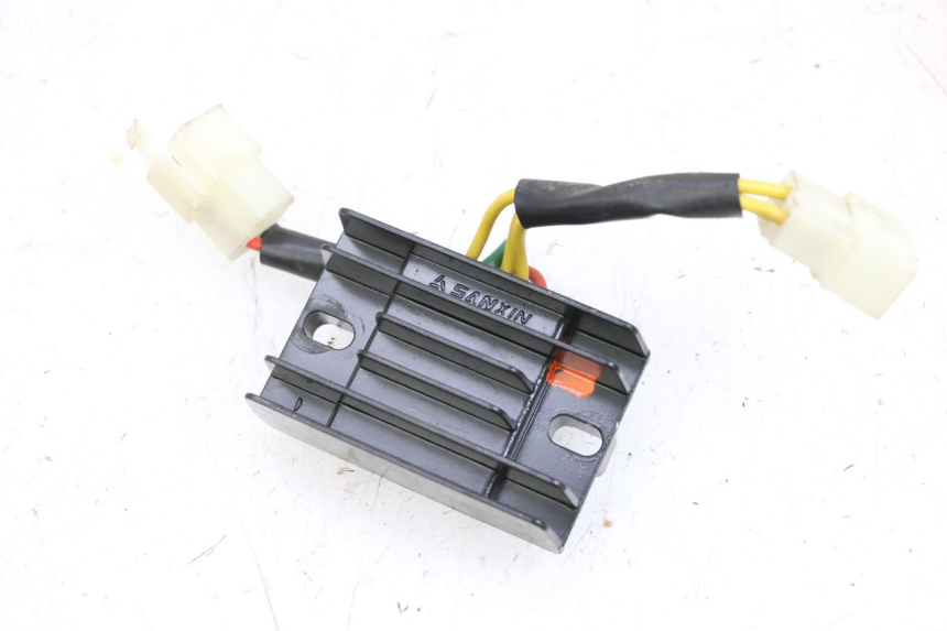 photo de LICHTMASCHINENREGLER PEUGEOT KISBEE 4T 50 (2018 - 2022) - Hauptansicht