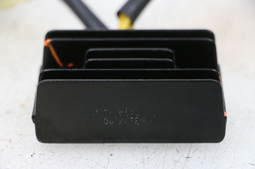 photo de LICHTMASCHINENREGLER PEUGEOT KISBEE 4T 50 (2018 - 2022) - Technische Nahaufnahme