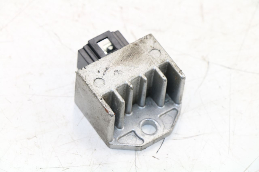 photo de SPANNUNGSREGLER MBK OVETTO ONE 2T 50 (2013 - 2017)