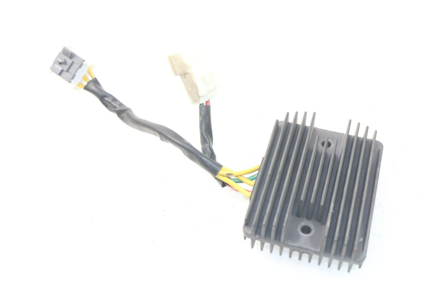 photo de REGLER LICHTMASCHINE PIAGGIO MP3 HPE 500 (2019 - 2022)