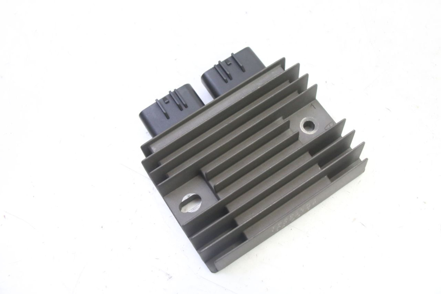 photo de REGLER LICHTMASCHINE PIAGGIO MP3 HPE 310 (2024 - 2025)
