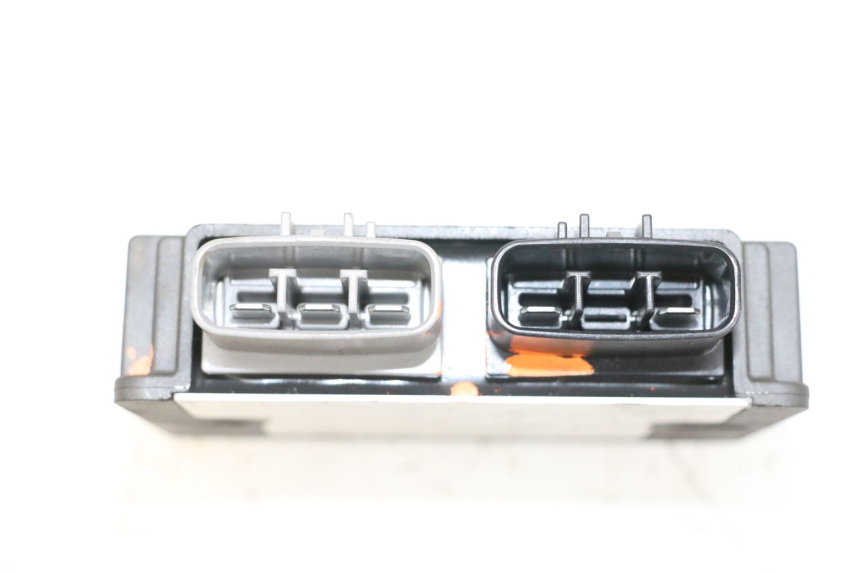 photo de REGLER LICHTMASCHINE PIAGGIO MP3 HPE 300 (2019 - 2026) - Zoom auf Gebrauchszustand