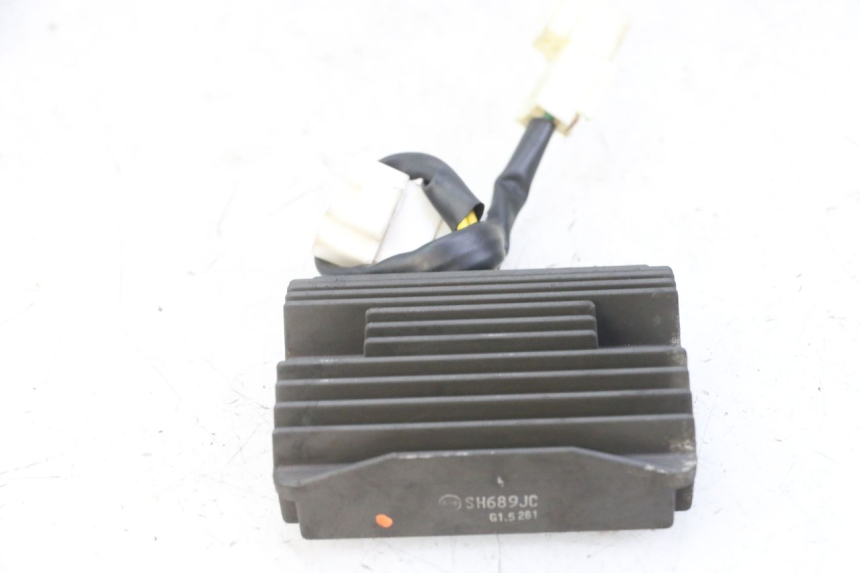 photo de REGLER LICHTMASCHINE PIAGGIO MP3 LT 300 (2010 - 2016)