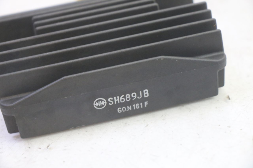 photo de LICHTMASCHINENREGLER PIAGGIO MP3 LT 400 (2007 - 2012) - Zoom auf Gebrauchszustand