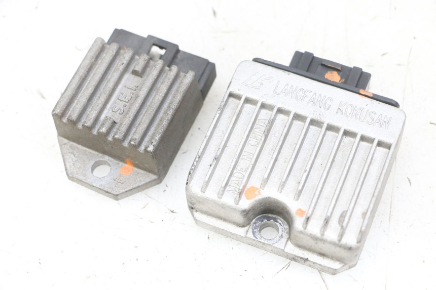 photo de LICHTMASCHINENREGLER PIAGGIO NEW TYPHOON 50 (2018 - 2021) - Hauptansicht