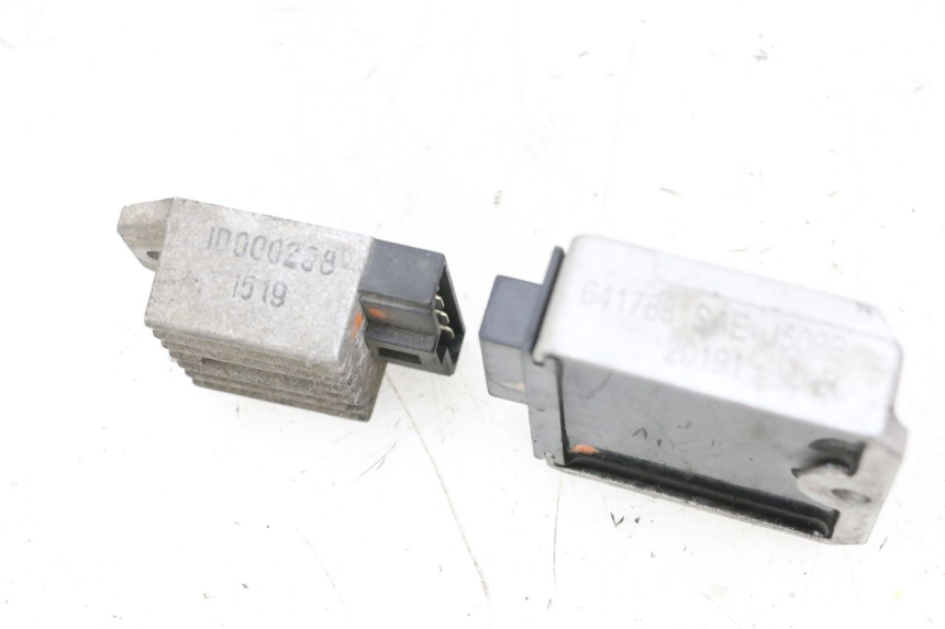 photo de LICHTMASCHINENREGLER PIAGGIO NEW TYPHOON 50 (2018 - 2021) - Alternative Perspektive