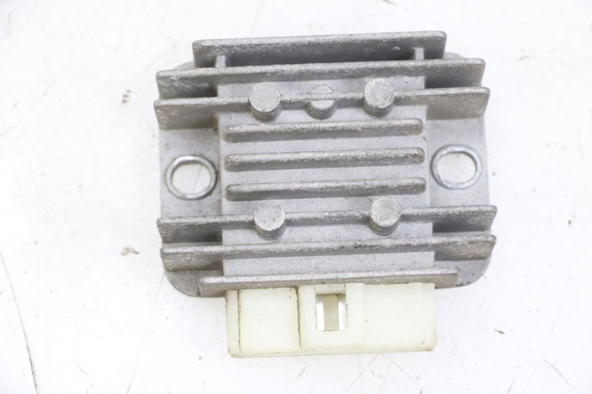 photo de SPANNUNGSREGLER JM MOTORS OLDIES 4T 50 (2010 - 2020) - Hauptansicht