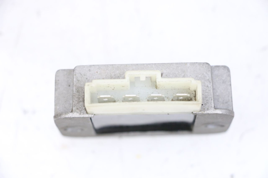 photo de SPANNUNGSREGLER JM MOTORS OLDIES 4T 50 (2010 - 2020) - Zoom auf Gebrauchszustand