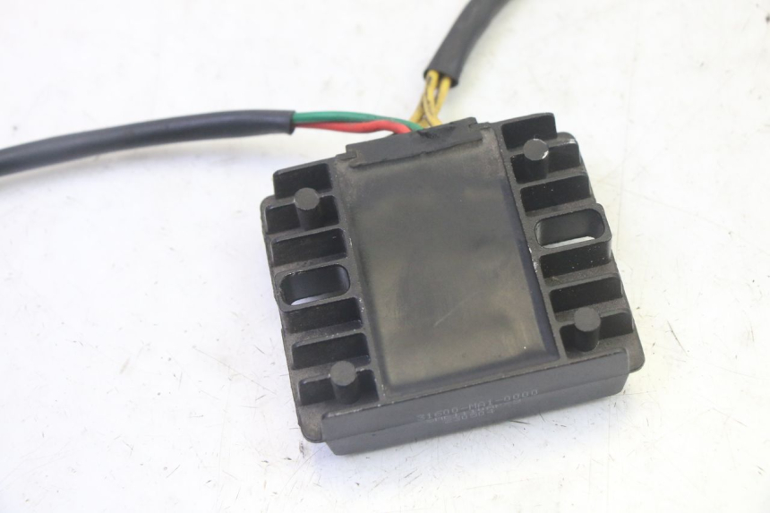 photo de REGLER LICHTMASCHINE SYM ORBIT III 3 4T 50 (2021 - 2025) - Alternative Perspektive