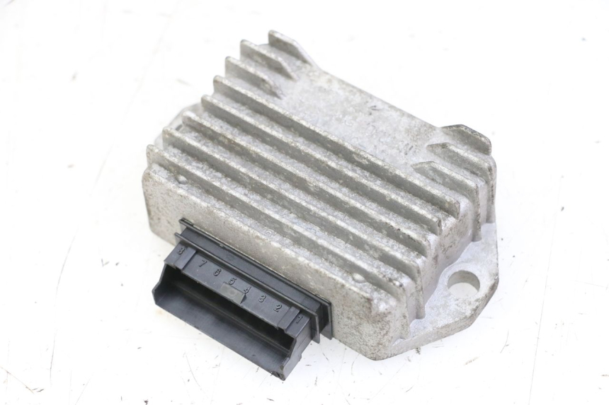 photo de SPANNUNGSREGLER PIAGGIO VESPA S 2T 50 (2007 - 2014)