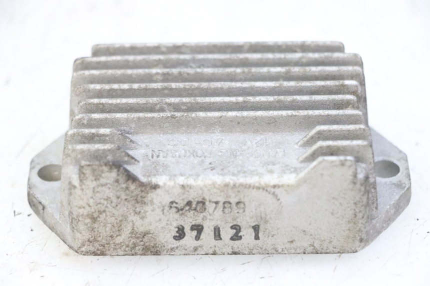 photo de SPANNUNGSREGLER PIAGGIO VESPA S 2T 50 (2007 - 2014)