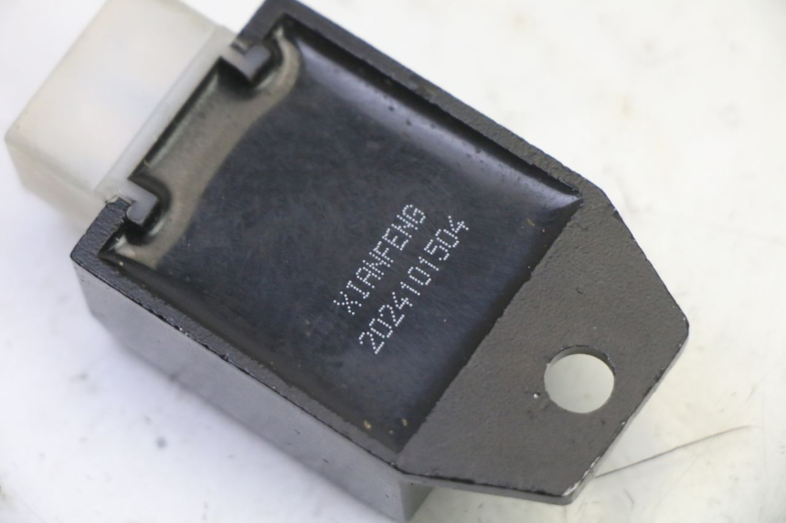 photo de REGLER LICHTMASCHINE APOLLO RFZ 125