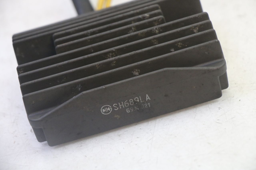 photo de SPANNUNGSREGLER PEUGEOT SATELIS 125 (2006 - 2009)