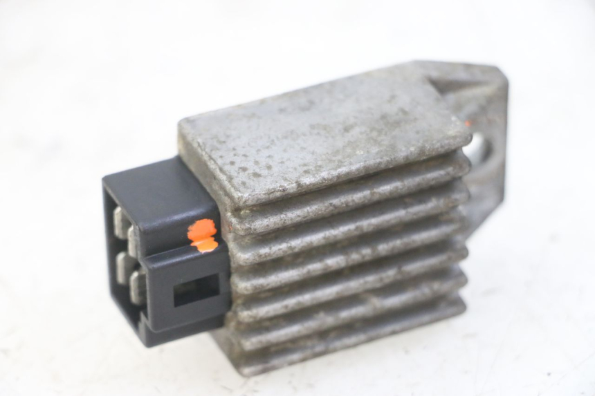photo de REGLER LICHTMASCHINE PEUGEOT SPEEDFIGHT 2 LC 50 (2000 - 2009)