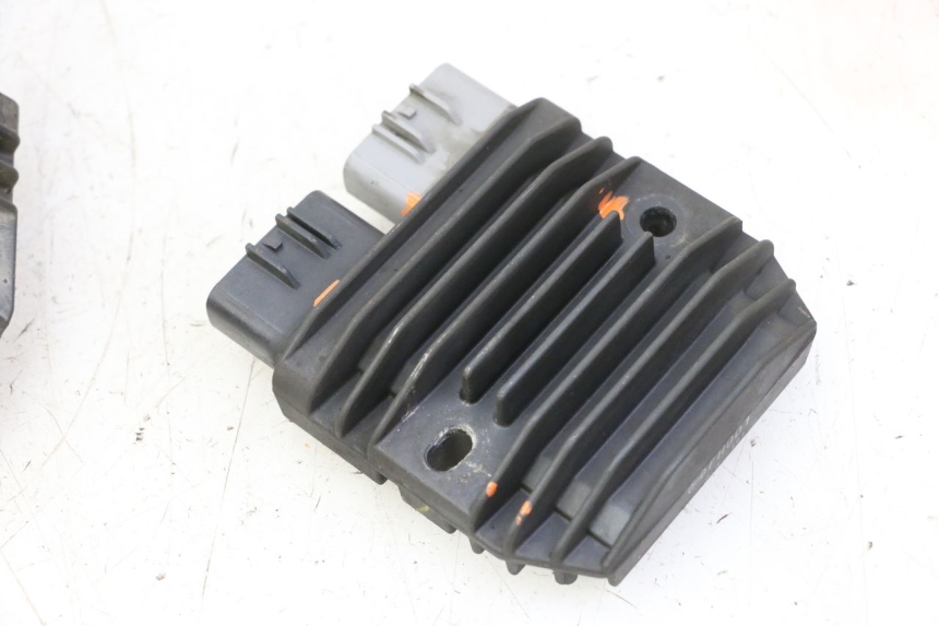 photo de LICHTMASCHINENREGLER YAMAHA TDM ABS 900 (2002 - 2014)