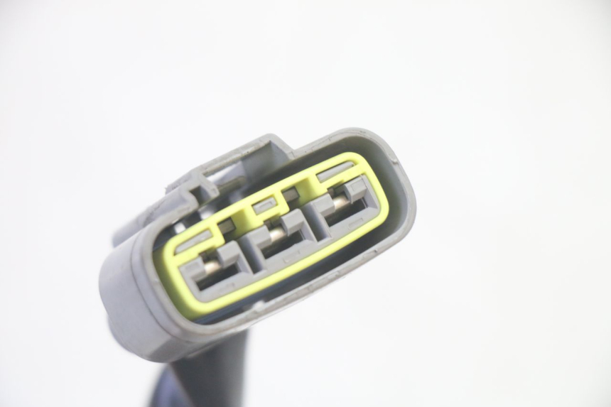 photo de REGLER LICHTMASCHINE YAMAHA TDM ABS 900 (2002 - 2014) - Details der Befestigungspunkte