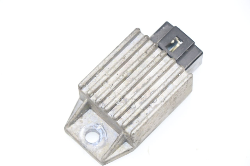 photo de SPANNUNGSREGLER PEUGEOT TREKKER 50 (1998 - 2004)