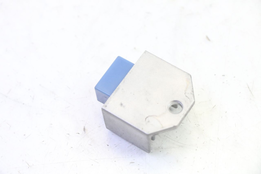 photo de REGLER LICHTMASCHINE YAMAHA TZR 50 (2008 - 2016) - Alternative Perspektive