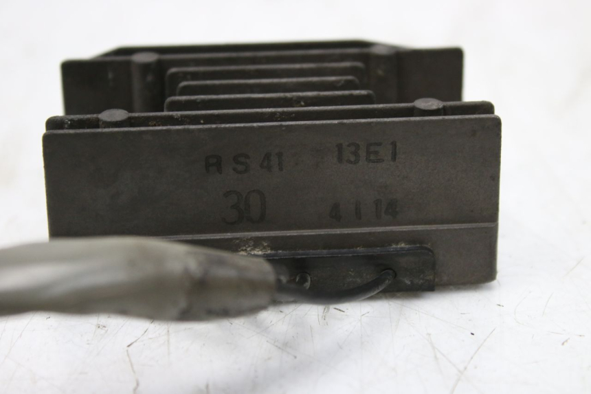 photo de SPANNUNGSREGLER SUZUKI UH BURGMAN 125 (2002 - 2006)