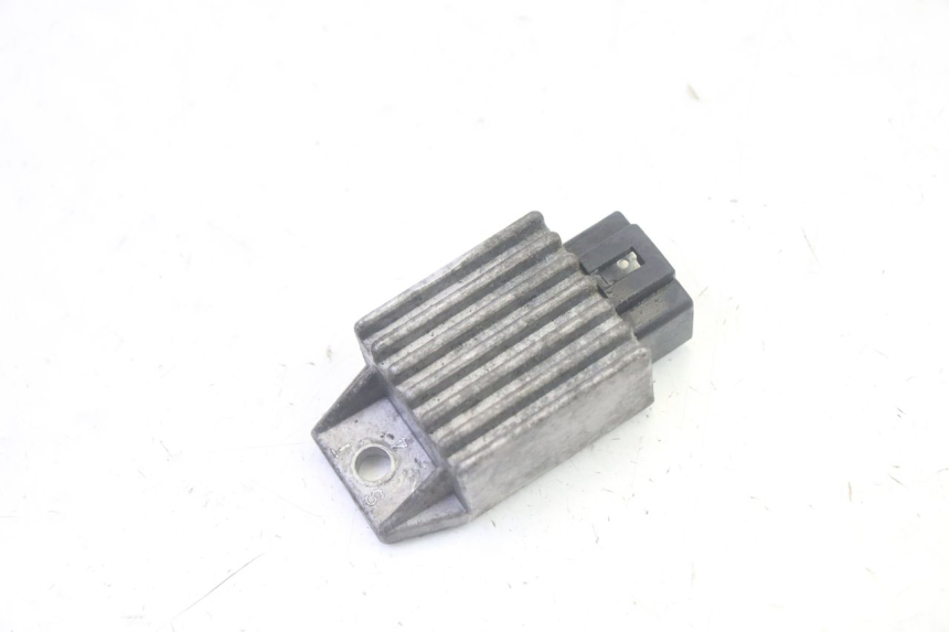 photo de REGLER LICHTMASCHINE PEUGEOT VIVACITY 100 (1999 - 2008) - Zoom auf Gebrauchszustand