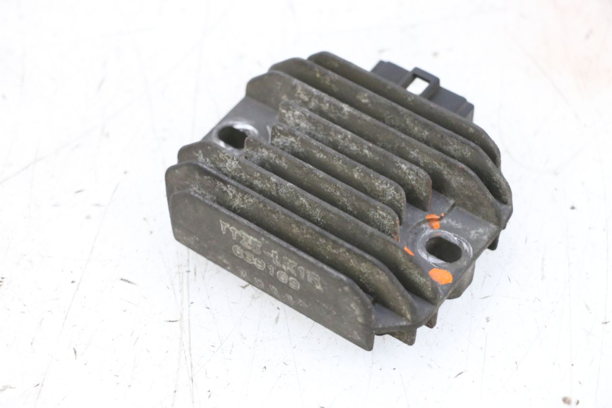 photo de LICHTMASCHINENREGLER PIAGGIO X8 125 (2004 - 2007) - Zoom auf Gebrauchszustand